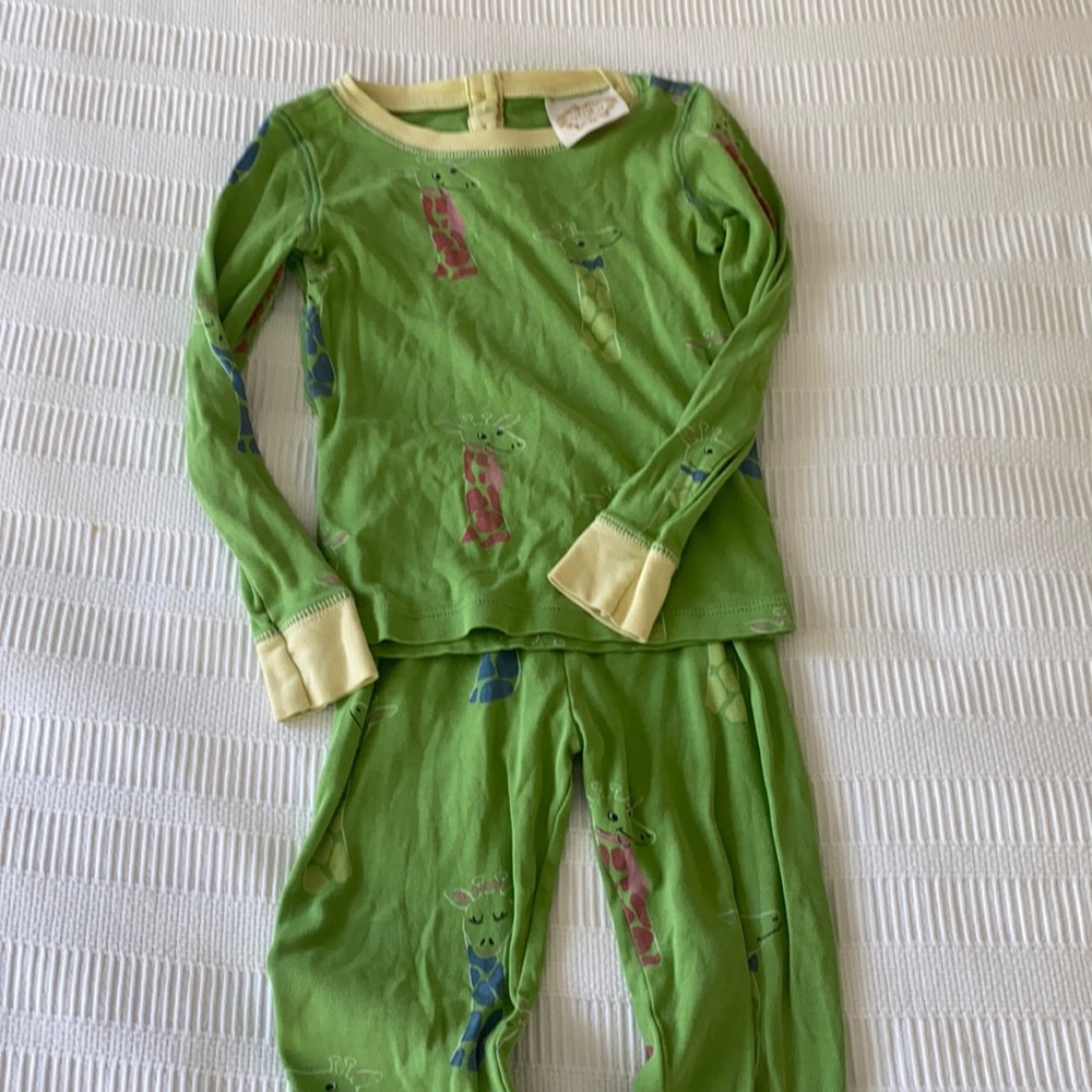 The Beaufort Bonnet Company 3T giraffes pjs GUC